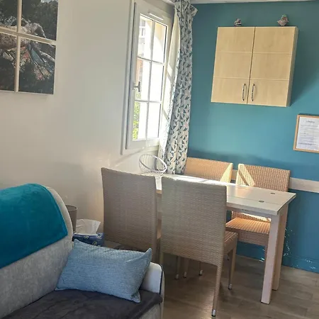 Cap Esterel: 2 Pieces Rdc Avec Terrasse, Climatisation